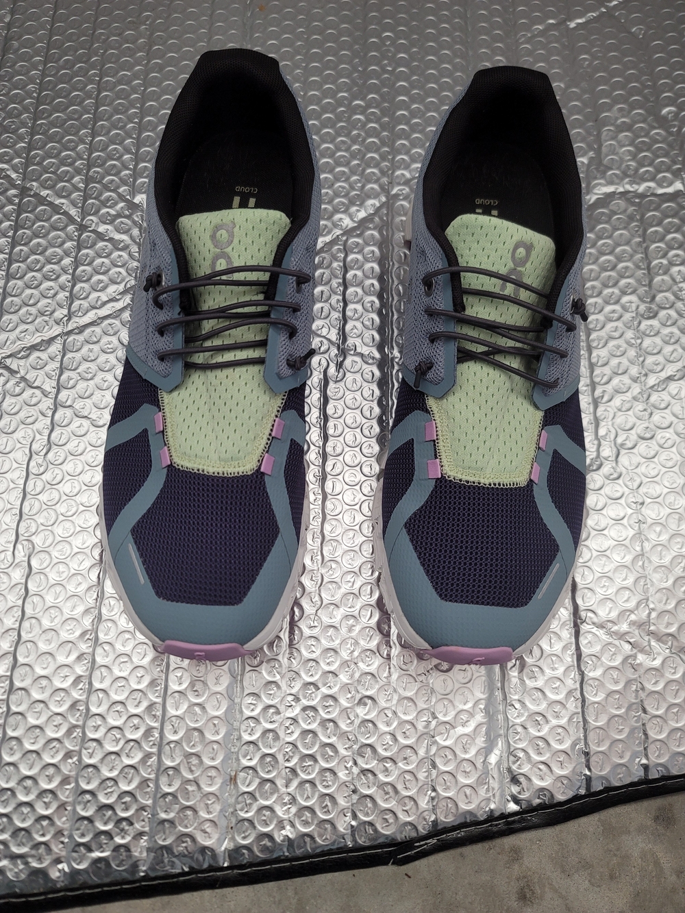On Running Cloudswift Athletic Shoes - Picture 6 of 8